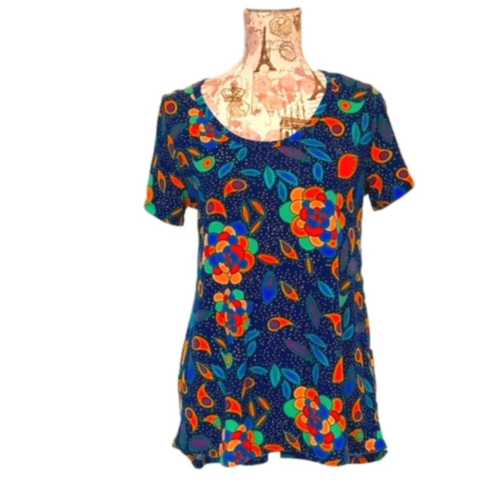 LULAROE TEE SHIRT.